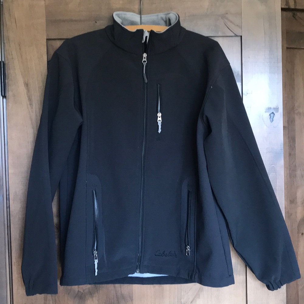 Men’s black Cabela’s Soft Shell jacket
